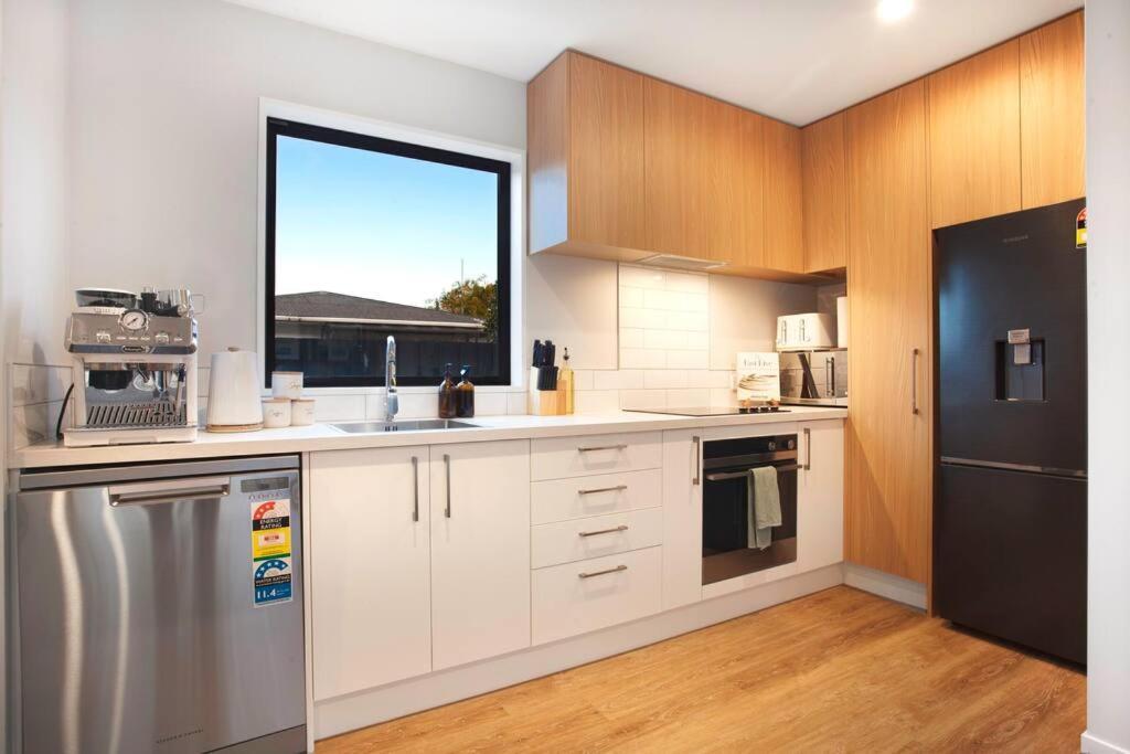 Stylish Townhouse With Hot Tub Lejlighed Christchurch Eksteriør billede